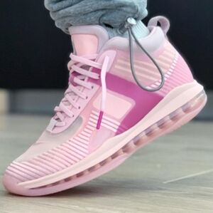 Nike Women's Sneakers in Pink and Purple
